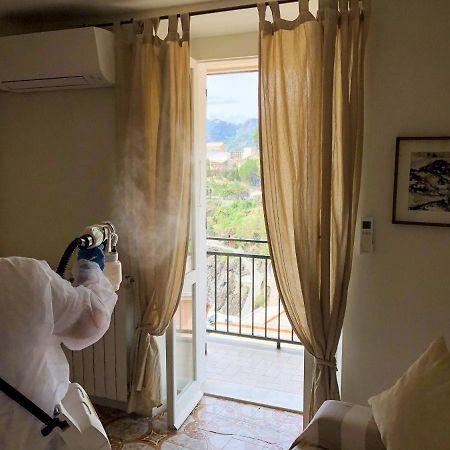 マナローラ“Ivory House”With Sea Viewアパートメント エクステリア 写真